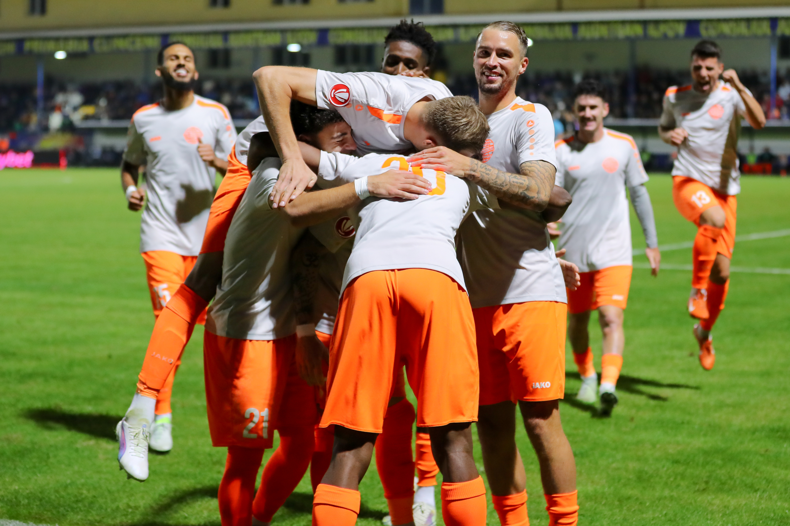 Metaloglobus - FCSB 2-1. O victorie pentru istorie! Bucurie Metaloglobus FCSB